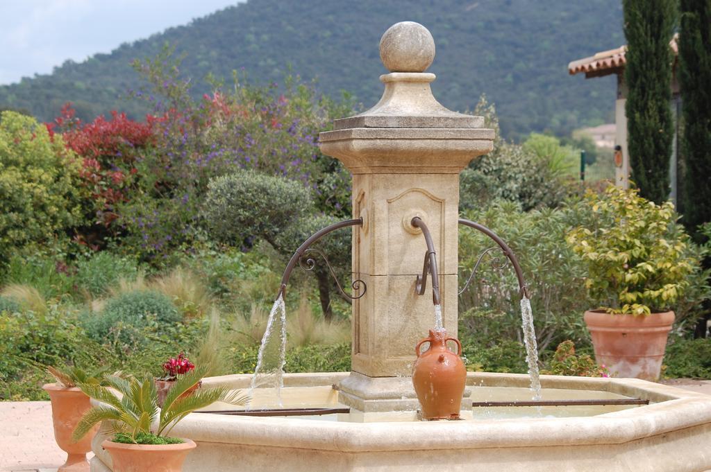 Chateau De La Clapiere Ιέρ Δωμάτιο φωτογραφία