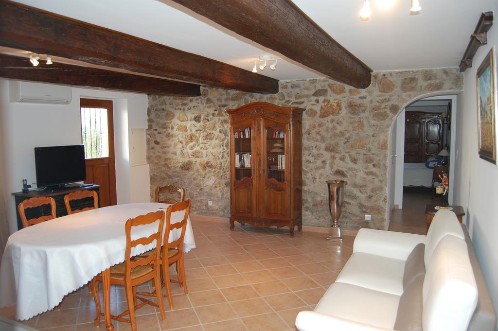Chateau De La Clapiere Ιέρ Δωμάτιο φωτογραφία